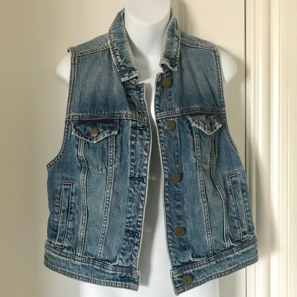 American Eagle Sleeveless Denim Vest